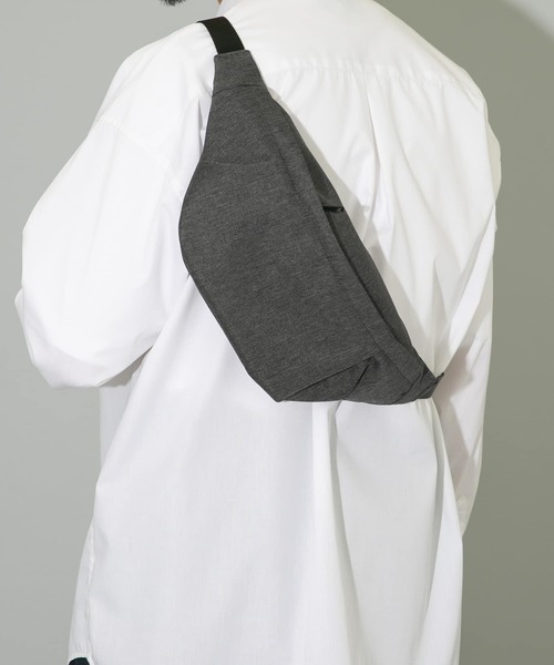 RODE SKO（ロデスコ）の「撥水タックボディバッグ（ショルダーバッグ・メンズ・チャコールグレー/ブラック・ONE）」の17枚目の写真