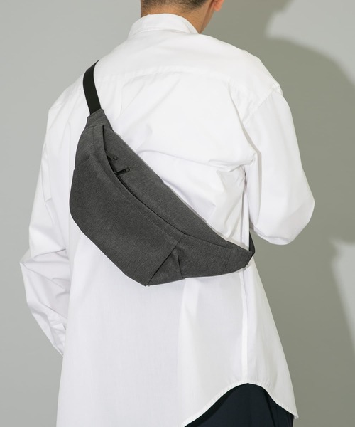 RODE SKO（ロデスコ）の「撥水タックボディバッグ（ショルダーバッグ・メンズ・チャコールグレー/ブラック・ONE）」の19枚目の写真