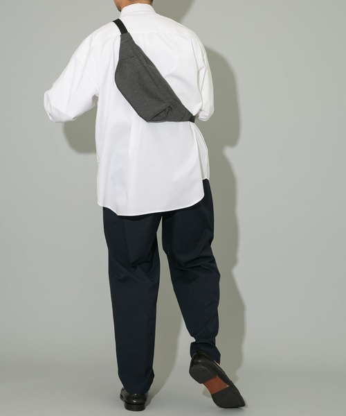 RODE SKO（ロデスコ）の「撥水タックボディバッグ（ショルダーバッグ・メンズ・チャコールグレー/ブラック・ONE）」の20枚目の写真