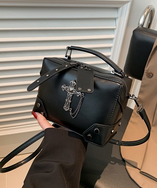 c.u.l(シーユーエル)の「ボックス型 クロスデザイン 2wayショルダーバッグ cula1016(ショルダーバッグ・レディース・ブラック/ブラック系その他・FREE)」の8枚目の写真