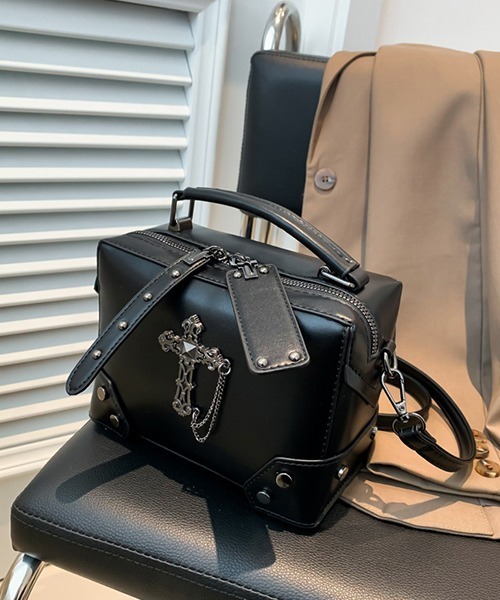【未使用品】CLANE&OUTDOOR PRODUCTSコラボ　ショルダーバッグ セール】クロコダイル柄レザー調スマートフォンショルダーバッグ