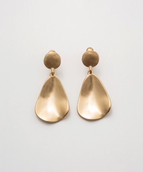 ciite'(シーテ)の「ヘンケイプレート イヤリング (両耳用)(イヤリング・レディース・シルバー/ゴールド/ピンクゴールド・FREE)」の2枚目の写真