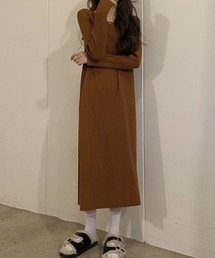 クルーネックリブニットワンピース