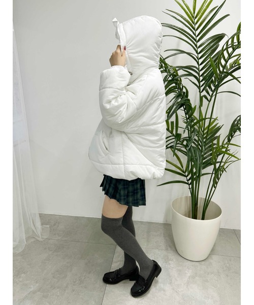 PHILLY（フィリー）の「【PHILLY】フリルフードフェイクダウンジャケット（ブルゾン・レディース・ブラック/ホワイト・FREE）」の6枚目の写真