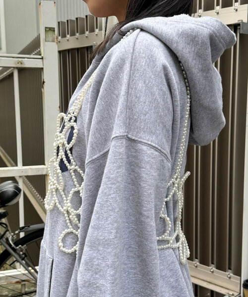 CIAOPANIC(チャオパニック)の「パールビーズフラワービスチェ(Tシャツ/カットソー・レディース・ブラック/ホワイト・ONE SIZE)」の9枚目の写真