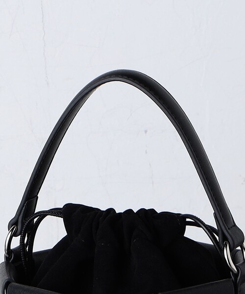 UNITED ARROWS(ユナイテッドアローズ)の「パネル バゲットバッグ(ハンドバッグ・レディース・シルバー/ブラック・FREE)」の5枚目の写真