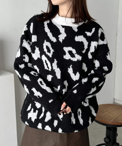 ニュースペーパー柄ニットプルオーバー0 セール】オーバーサイズレオパードニットプルオーバー（ニット