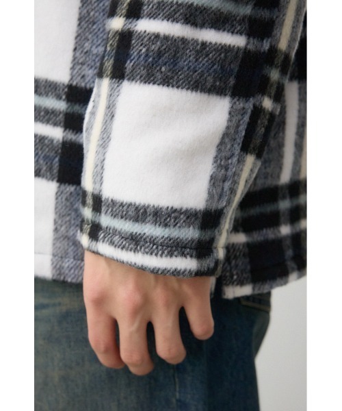 AZUL by moussy(アズールバイマウジー)の「中綿キルトCPOジャケット(ブルゾン・メンズ・ブラウン系その他/ブルー系その他/ブラック系その他・FREE)」の13枚目の写真