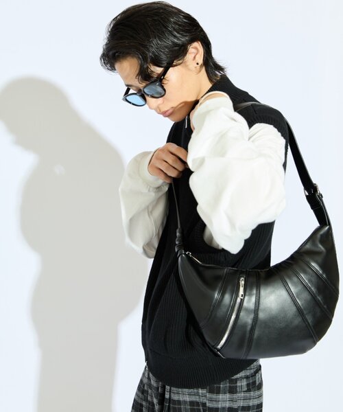 Lui's（ルイス）の「【Neucon/ニューコン】 ステッチデザインシンセティックレザーZIPショルダーバッグ（ショルダーバッグ・メンズ・ブラック/ブラウン・FREE）」の21枚目の写真