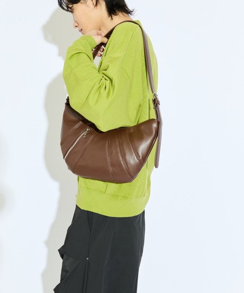 Firsthand/Leather Zip Crossbody Bag / レザージップサコッシュ