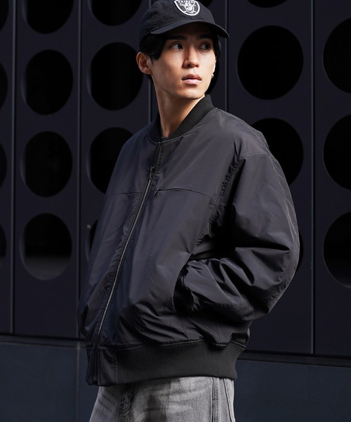 jiggys shop(ジギーズショップ)の「中綿MA-1パデッドジャケットブルゾン(MA-1・メンズ・ブラック・MEDIUM/LARGE/X-LARGE)」の13枚目の写真