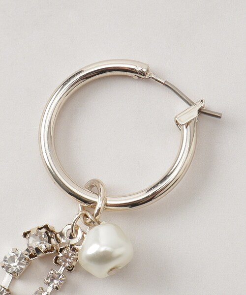 SHOO・LA・RUE（シューラルー）の「ダブルビジューフープピアス（ピアス（両耳用）・レディース・ピンクゴールド/シルバー/ゴールド・00）」の4枚目の写真