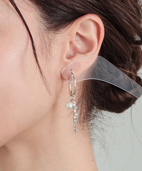 SHOO・LA・RUE（シューラルー）の「ダブルビジューフープピアス（ピアス（両耳用）・レディース・ピンクゴールド/シルバー/ゴールド・00）」の5枚目の写真