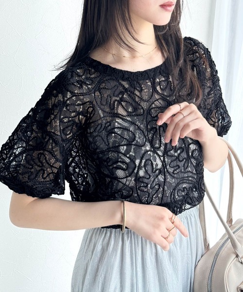 mily bilet(ミウィビレット)の「【mily bilet】大人の華やかトップス。ハートボタン使い前後2way花柄レースコード刺繍カーディガン(半袖)(カーディガン/ボレロ・レディース・ベージュ/アイボリー/ブラック・X-LARGE/SMALL/MEDIUM/LARGE)」の17枚目の写真