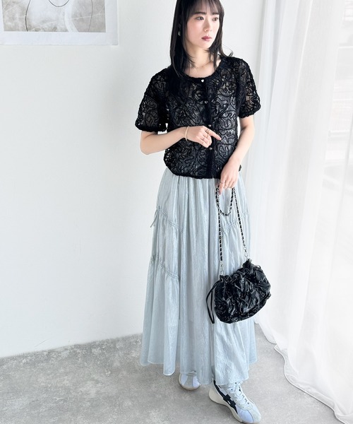 mily bilet(ミウィビレット)の「【mily bilet】大人の華やかトップス。ハートボタン使い前後2way花柄レースコード刺繍カーディガン(半袖)(カーディガン/ボレロ・レディース・ベージュ/アイボリー/ブラック・X-LARGE/SMALL/MEDIUM/LARGE)」の15枚目の写真
