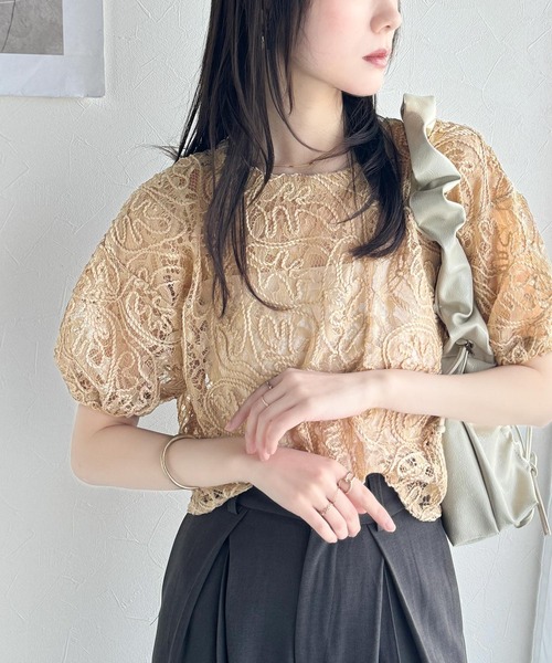 mily bilet(ミウィビレット)の「【mily bilet】大人の華やかトップス。ハートボタン使い前後2way花柄レースコード刺繍カーディガン(半袖)(カーディガン/ボレロ・レディース・ベージュ/アイボリー/ブラック・X-LARGE/SMALL/MEDIUM/LARGE)」の10枚目の写真