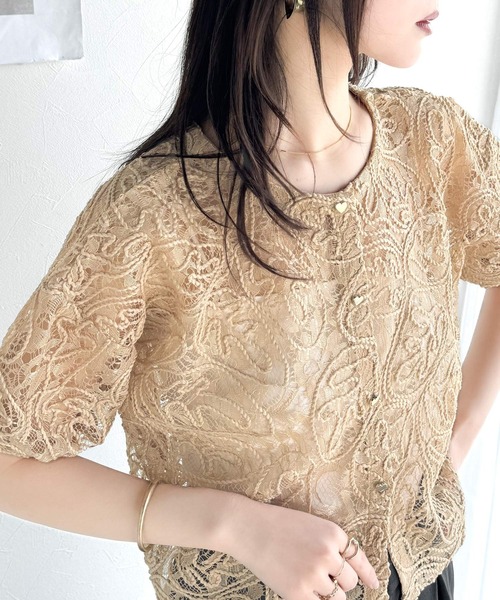 mily bilet(ミウィビレット)の「【mily bilet】大人の華やかトップス。ハートボタン使い前後2way花柄レースコード刺繍カーディガン(半袖)(カーディガン/ボレロ・レディース・ベージュ/アイボリー/ブラック・X-LARGE/SMALL/MEDIUM/LARGE)」の13枚目の写真