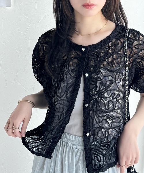 セール】【mily bilet】大人の華やかトップス。ハートボタン使い