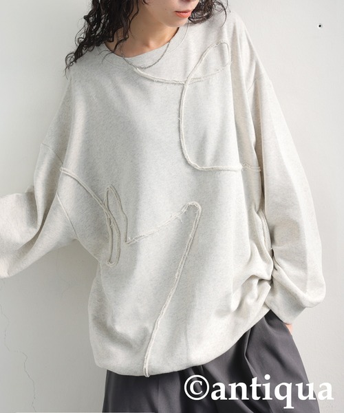 antiqua(アンティカ)の「切りっぱなし風デザインスウェット(スウェット・レディース・オートミール/ブラック/チャコールグレー・ONESIZE)」の3枚目の写真