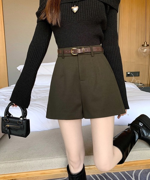 gossip!ロサンゼルス(ゴシップロサンゼルス)の「【サイズあり】ウールライク ヴィンテージ ハイウエスタック 厚手ショートパンツ(ベルト付)秋冬の定番アイテム)(その他パンツ・レディース・ブラック/カーキ/グレー・S/M/L/XL)」の17枚目の写真