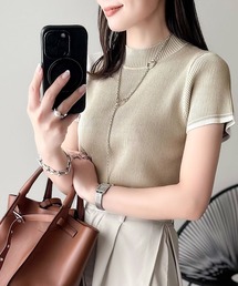 大人の洗練トップス。配色フレンチスリーブボトルネックリブニット