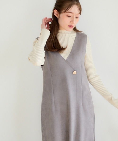 12Twelve Agenda（トゥエルブ　アジェンダ）の「Vネックラップ風スエードジャンスカ（ジャンパースカート・レディース・グレイッシュベージュ/チャコールグレー/ブルー/グリーン・M）」の17枚目の写真