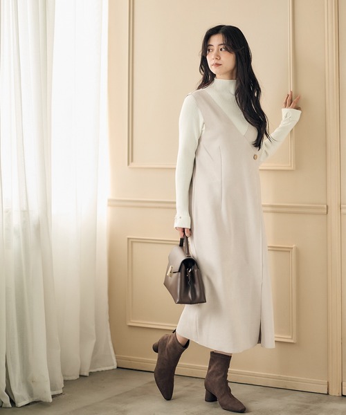 12Twelve Agenda（トゥエルブ　アジェンダ）の「Vネックラップ風スエードジャンスカ（ジャンパースカート・レディース・グレイッシュベージュ/チャコールグレー/ブルー/グリーン・M）」の7枚目の写真