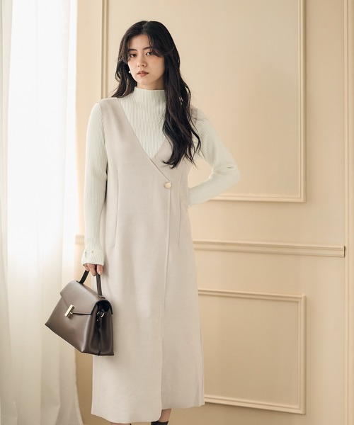 12Twelve Agenda（トゥエルブ　アジェンダ）の「Vネックラップ風スエードジャンスカ（ジャンパースカート・レディース・グレイッシュベージュ/チャコールグレー/ブルー/グリーン・M）」の6枚目の写真