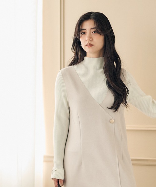 12Twelve Agenda（トゥエルブ　アジェンダ）の「Vネックラップ風スエードジャンスカ（ジャンパースカート・レディース・グレイッシュベージュ/チャコールグレー/ブルー/グリーン・M）」の10枚目の写真