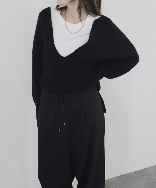 Reurie'（レウリィ）の「【ZOZO限定】オーバーキーネックニット／長袖 Vネック プルオーバー シンプル きれいめ 大人カジュアル レイヤード 重ね着 アイボリーホワイト ブラック モノトーン（ニット/セーター・レディース・ブラック/ホワイト・FREE）」の10枚目の写真