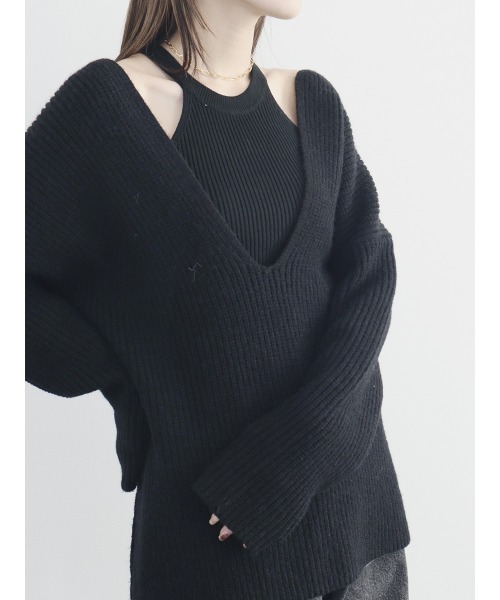 Reurie'（レウリィ）の「【ZOZO限定】オーバーキーネックニット／長袖 Vネック プルオーバー シンプル きれいめ 大人カジュアル レイヤード 重ね着 アイボリーホワイト ブラック モノトーン（ニット/セーター・レディース・ブラック/ホワイト・FREE）」の13枚目の写真