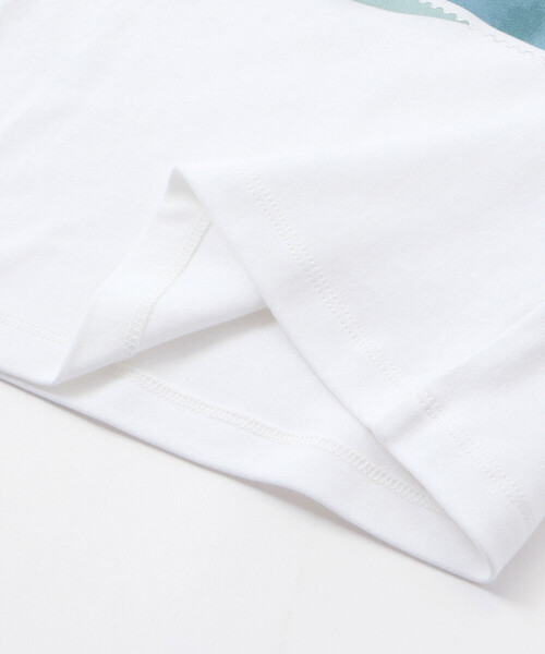 BeBe（ベベ）の「アイリス切手プリント長袖Tシャツ(90~150cm)（Tシャツ/カットソー・キッズ・ホワイト/ブルー・130cm/100cm/140cm/90cm/110cm/120cm/150cm）」の4枚目の写真