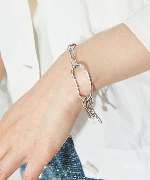 CITEN(シテン)の「<CITEN>ニュアンスチェーンマンテルブレスレット(ブレスレット・レディース・シルバー/ゴールド・FREE)」の6枚目の写真