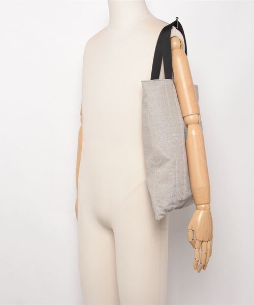 CONVERSE（コンバース）の「【CONVERSE/コンバース】ARCH LOGO GATHER TOTE BAG ギャザーバッグ（トートバッグ・レディース・ブラウン/ピンク/ホワイト・FREE）」の11枚目の写真