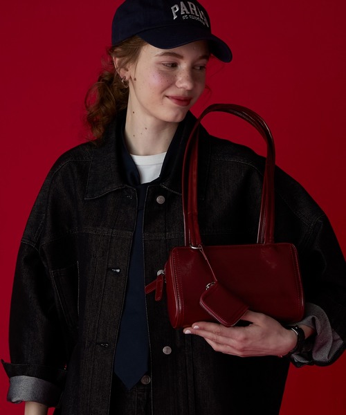 BONLECILL Marche(ボンルシールマルシェ)の「【BONLECILL Marche】ミニポーチ付き ロングハンドルスクエアボストンバッグ(ボストンバッグ・レディース・ブラック/ブラウン/レッド・FREE)」の14枚目の写真