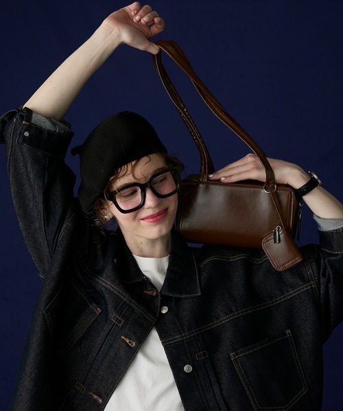 BONLECILL Marche(ボンルシールマルシェ)の「【BONLECILL Marche】ミニポーチ付き ロングハンドルスクエアボストンバッグ(ボストンバッグ・レディース・ブラック/ブラウン/レッド・FREE)」の9枚目の写真