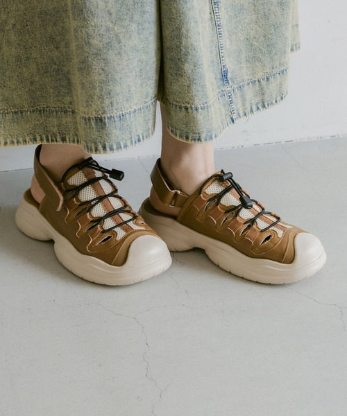 niko and...(ニコアンド)の「オリジナルメッシュボリュームサンダル(サンダル・レディース・ブラック/キャメル/ボルドー/アイボリー・SMALL/LARGE/MEDIUM)」の3枚目の写真