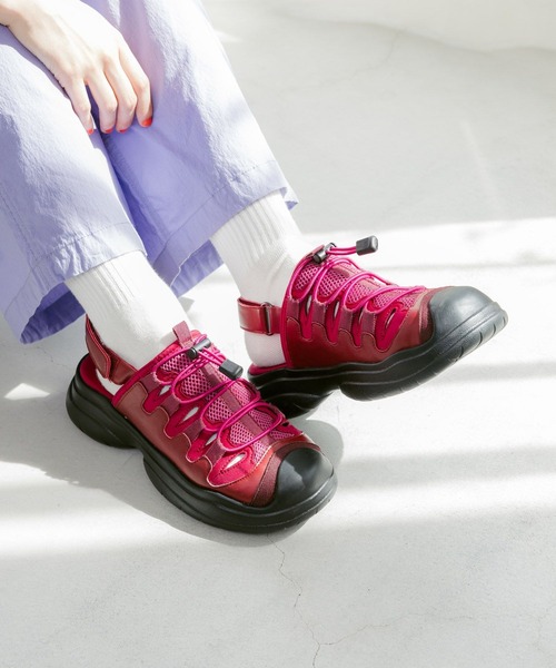 niko and...(ニコアンド)の「オリジナルメッシュボリュームサンダル(サンダル・レディース・ブラック/キャメル/ボルドー/アイボリー・SMALL/LARGE/MEDIUM)」の5枚目の写真