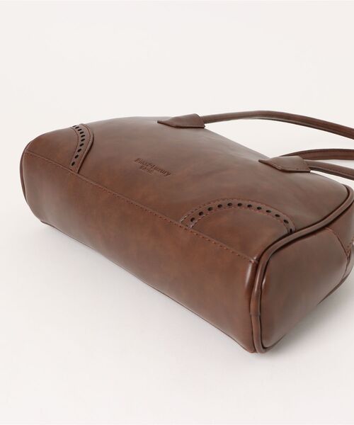 florist（フローリスト）の「【軽い◎・500mlペットボトル収納可】エンボスロゴレザーライクボストンバッグ/ショルダーバッグ（ボストンバッグ・レディース・ダークウッド/キャメル/ブラック/ライトブラウン・FREE）」の6枚目の写真