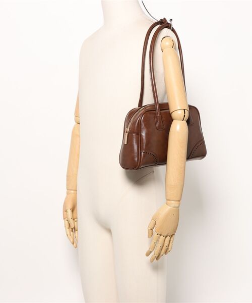 florist（フローリスト）の「【軽い◎・500mlペットボトル収納可】エンボスロゴレザーライクボストンバッグ/ショルダーバッグ（ボストンバッグ・レディース・ダークウッド/キャメル/ブラック/ライトブラウン・FREE）」の8枚目の写真