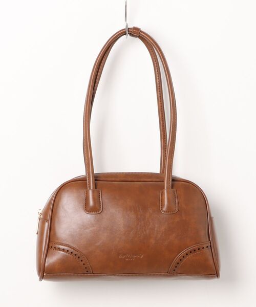 florist（フローリスト）の「【軽い◎・500mlペットボトル収納可】エンボスロゴレザーライクボストンバッグ/ショルダーバッグ（ボストンバッグ・レディース・ダークウッド/キャメル/ブラック/ライトブラウン・FREE）」の9枚目の写真