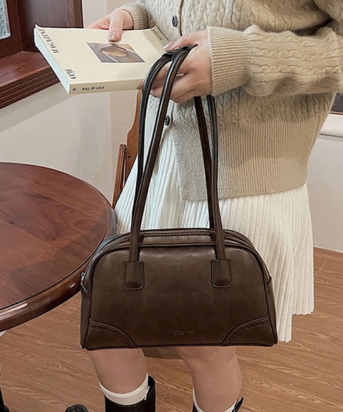 florist（フローリスト）の「【軽い◎・500mlペットボトル収納可】エンボスロゴレザーライクボストンバッグ/ショルダーバッグ（ボストンバッグ・レディース・ダークウッド/キャメル/ブラック/ライトブラウン・FREE）」の15枚目の写真