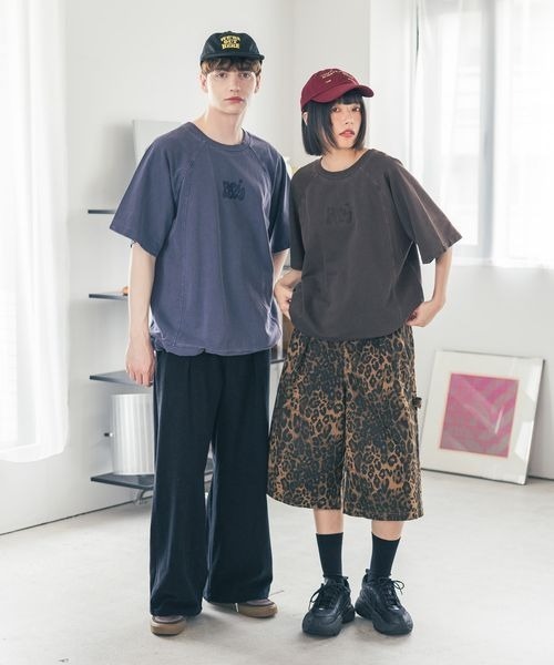 PBLIM（ページボーイリム）の「《UNISEX》プックリロゴTシャツ（Tシャツ/カットソー・レディース・ブルー/チャコールグレー/マスタード・MEDIUM/LARGE）」の5枚目の写真