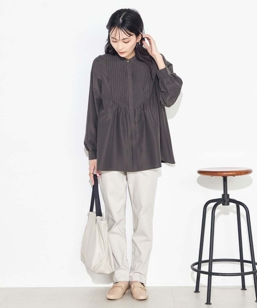 a.v.v（アーヴェヴェ）の「フェイクレザートート（トートバッグ・レディース・アイボリー/チャコールグレー・38）」の7枚目の写真