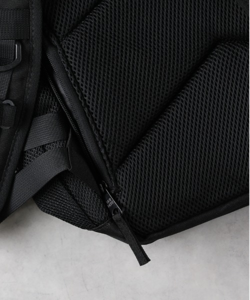 Right-on(ライトオン)の「【BEN DAVIS】「STREET DAYPACK」バックパック / 31L(バックパック/リュック・メンズ・ホワイト×ブラック/レッド・ONE SIZE)」の5枚目の写真