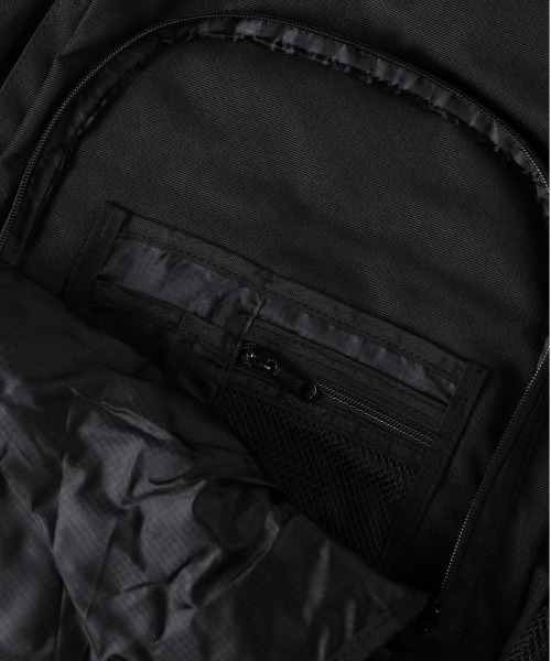 Right-on(ライトオン)の「【BEN DAVIS】「STREET DAYPACK」バックパック / 31L(バックパック/リュック・メンズ・ホワイト×ブラック/レッド・ONE SIZE)」の10枚目の写真