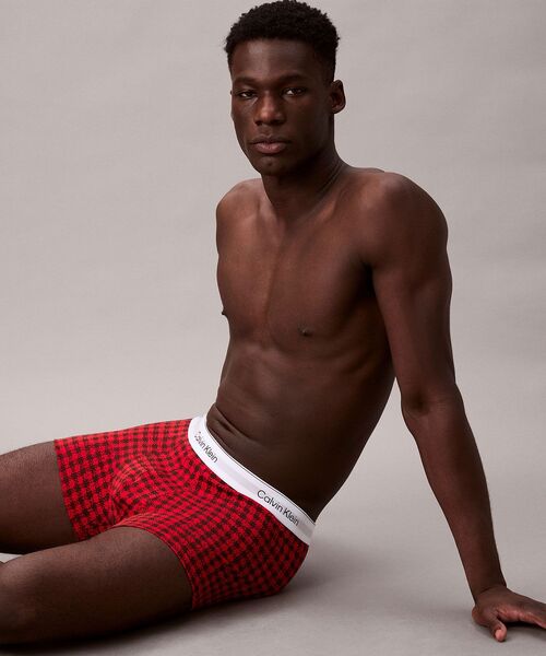 Calvin Klein（カルバン・クライン）の「2枚パック Icon Cotton Stretch ボクサーパンツ[JUNG KOOK / ジョングク着用商品]（ボクサーパンツ・メンズ・ブラック系その他/ブラック/マルチ/ホワイト/ブルー系その他/グレー系その他/ブラック×レッド/レッド系その他・L/M/XL/S）」の21枚目の写真