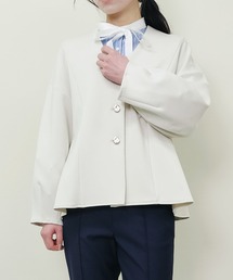 Virca（ヴィルカ）の「バックペプラムジャケット（ノーカラージャケット）」