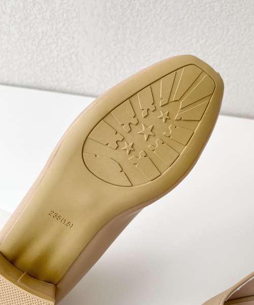 maison de LATIR(メゾンドラティール)の「オールシーズン可愛く履けるデザインスクエアチャンキーヒールパンプス【※小さめのつくり/普段より+1サイズ推奨】(パンプス・レディース・ブラック/ベージュ・23cm/23.5cm/24cm/24.5cm)」の19枚目の写真