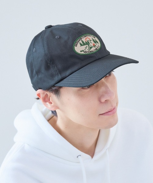 LAKOLE（ラコレ）の「オーバル刺繍CAP / 323260（キャップ・メンズ・チェリーレッド/ブラック/ネイビー・9）」の2枚目の写真